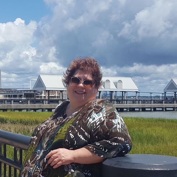 Meet your Posher, Denise - Picture 1 of 1